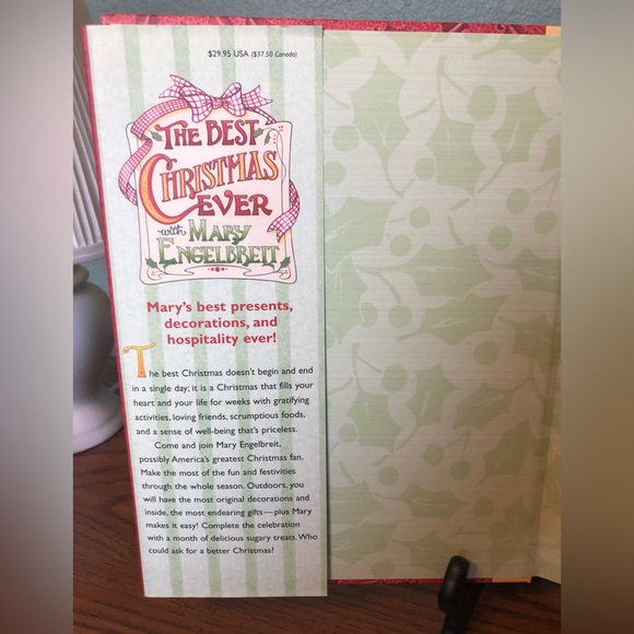 Mary Engelbreit Hardcover “The Best Christmas Ever with Mary Engelbreit” 2003 - Picture 3 of 8